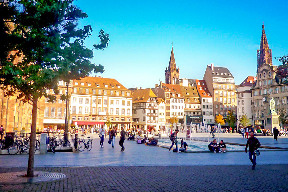 Towns in Alsace - Strasbourg © French Moments