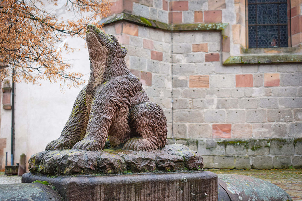The Bear Statue, Cours de l'Abbaye © French Moments