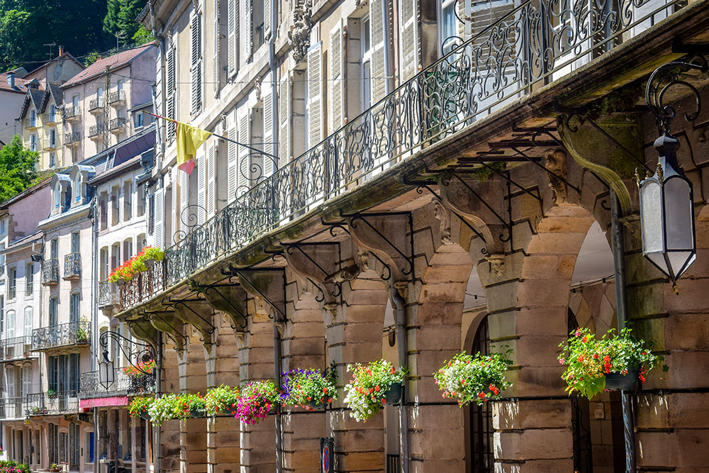 Place du Bain Romain © French Moments