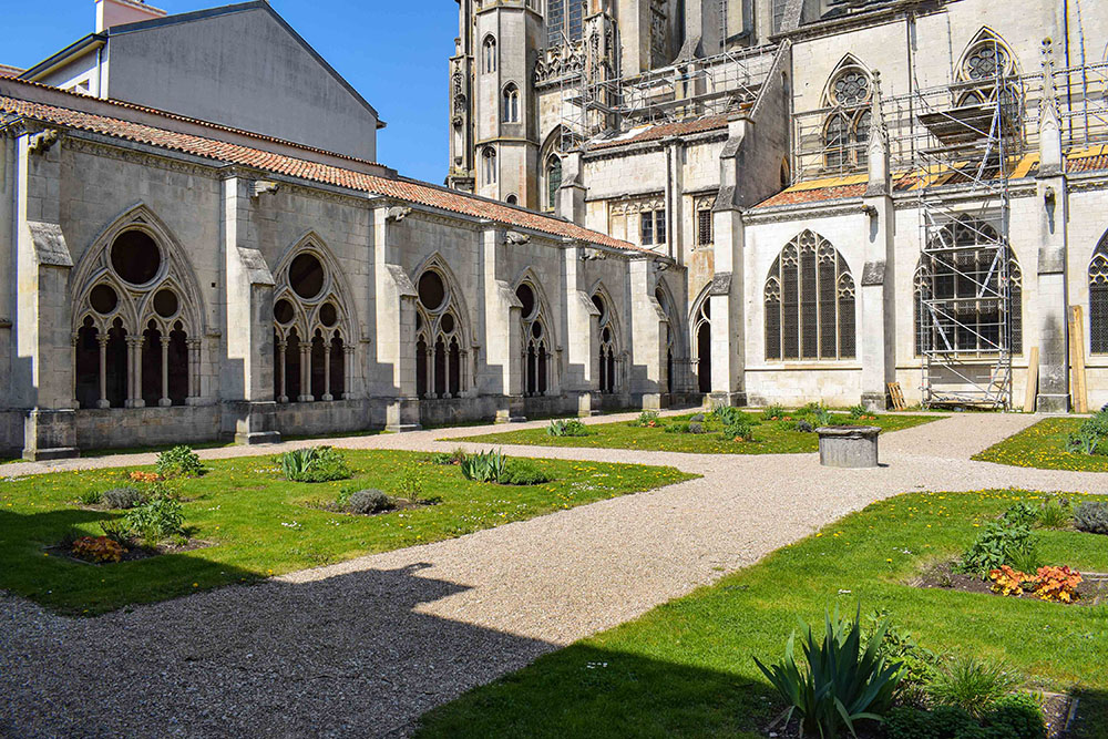 Cloisters in Lorraine - Toul Cathedral © French Moments