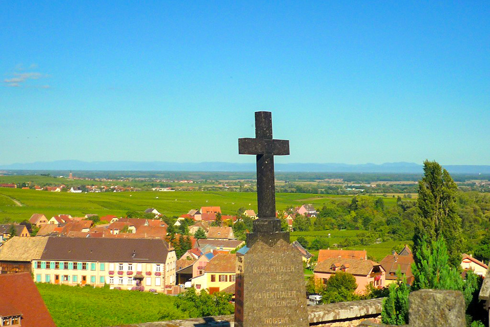 Remembrance in Alsace - Hunawihr Cemetery © French Moments