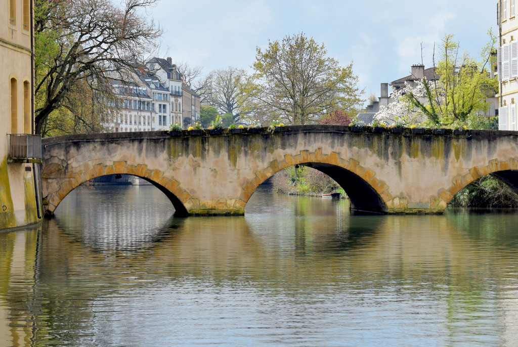 Solar boat cruise in Metz © French Moments