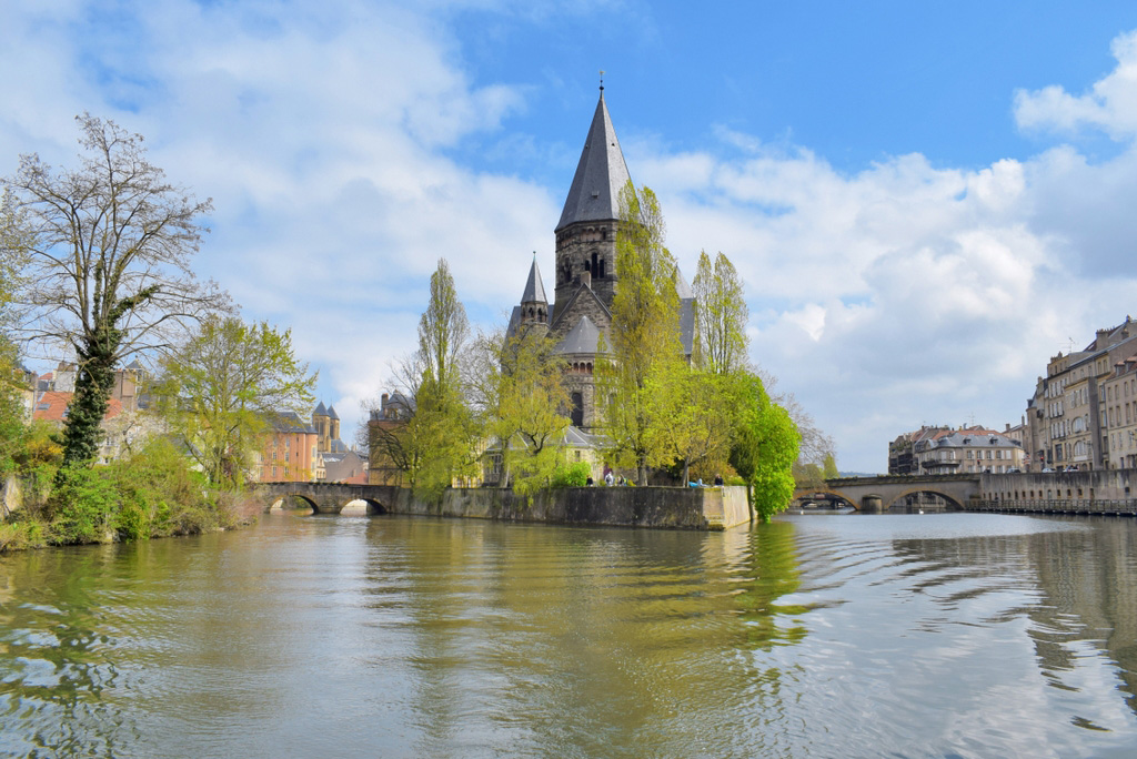 Solar boat cruise in Metz © French Moments