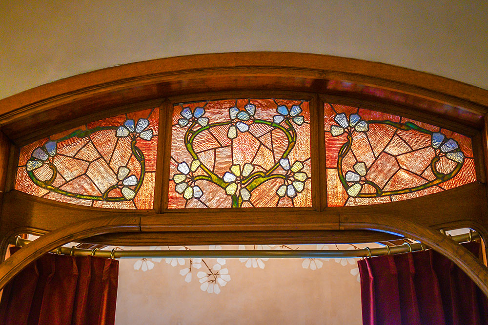 Stained-glass window by Jacques Gruber © French Moments